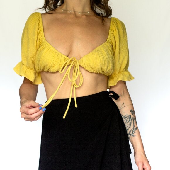 Hey Babe • Small • Crop Top • Yellow - Picture 4 of 14
